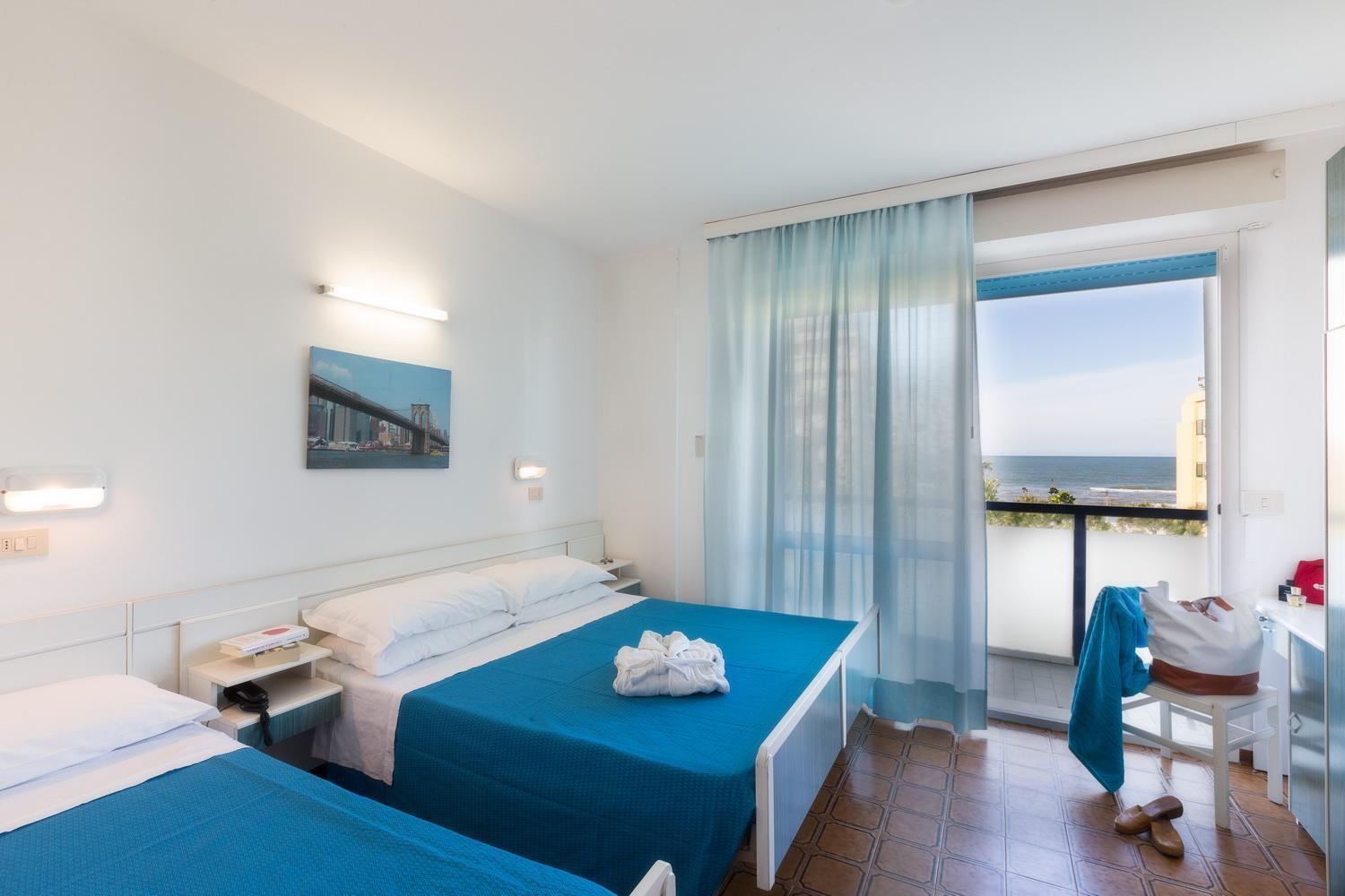 Hotel Taunus - Vista Mare Риччоне Екстер'єр фото