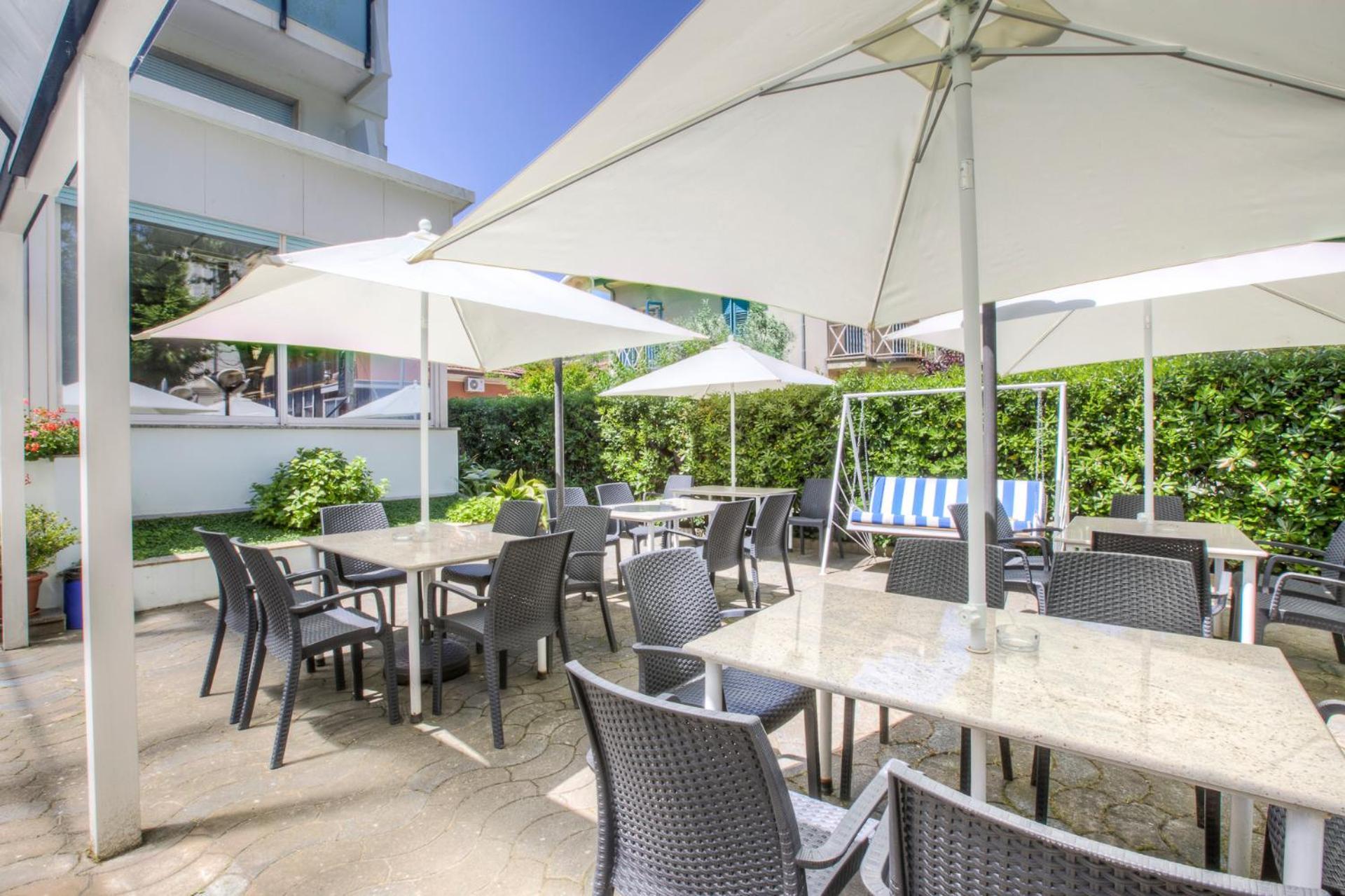Hotel Taunus - Vista Mare Риччоне Екстер'єр фото